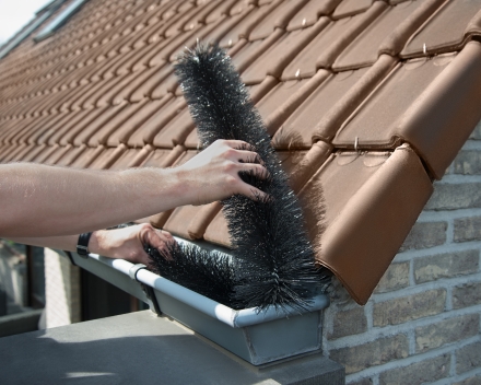 Roof Gutter Brush