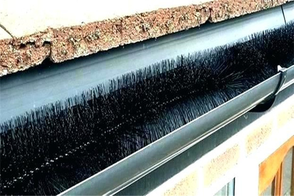 The Great Effect Of Protective Caps On Gutter Brushes - AOQUN