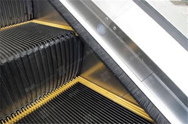 Escalator Deflector Brush