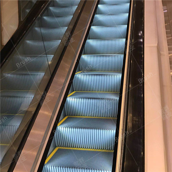 Escalator Skirt Brush Installation