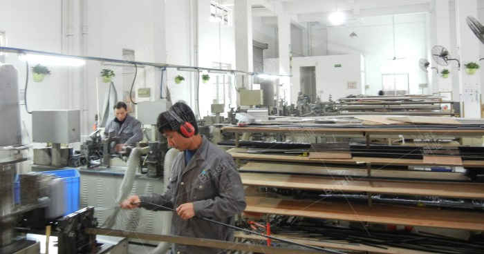 Strip Brushes Factory
